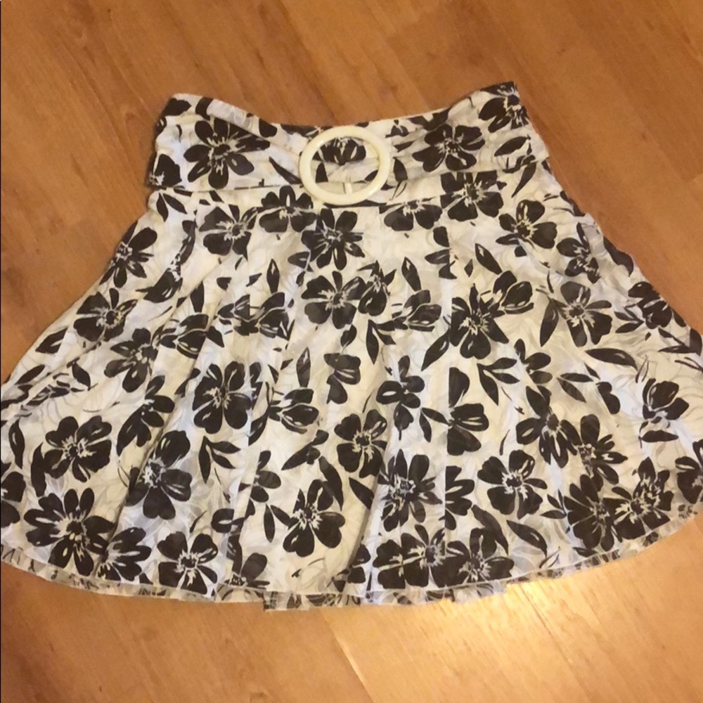Le Chateau circle skirt